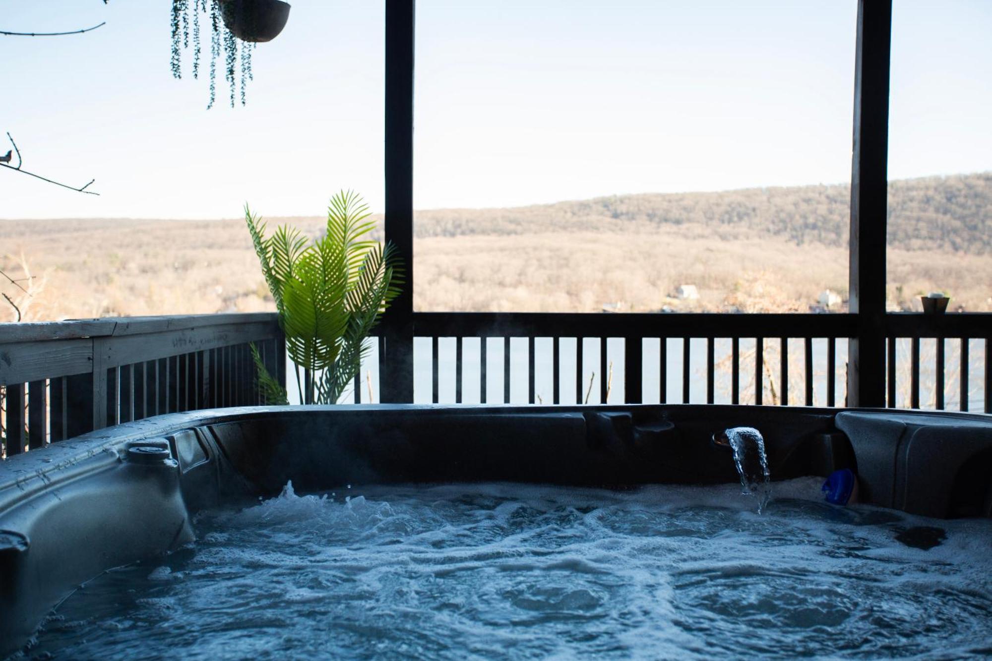 Lakeview House - Hot Tub - Firepit - Stunning Views - Spacious Deck - Cozy Living Room - Bar Greenwood Lake Exteriér fotografie