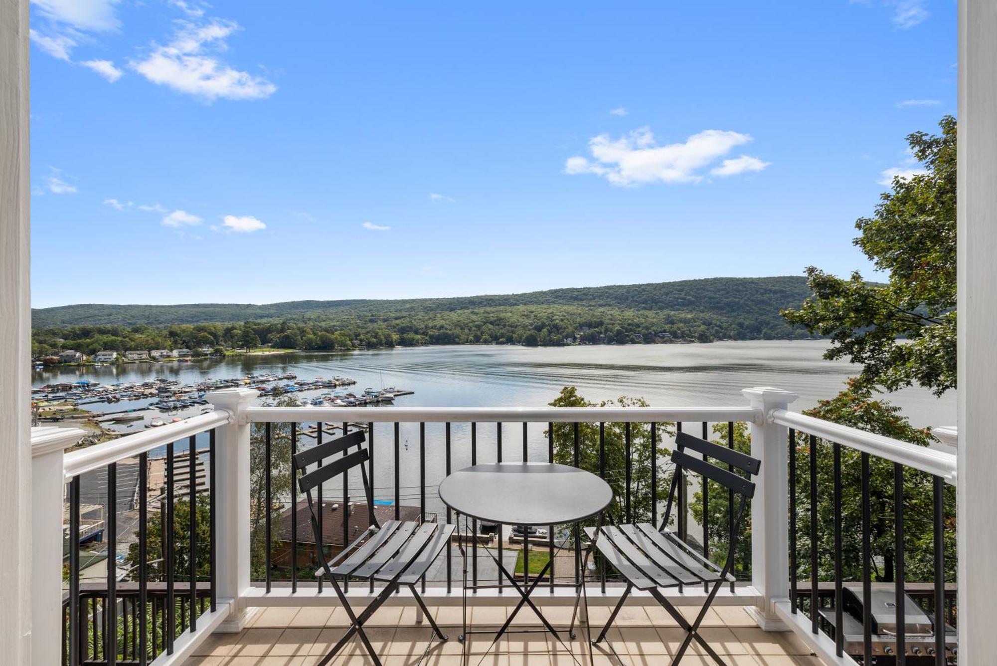 Lakeview House - Hot Tub - Firepit - Stunning Views - Spacious Deck - Cozy Living Room - Bar Greenwood Lake Exteriér fotografie