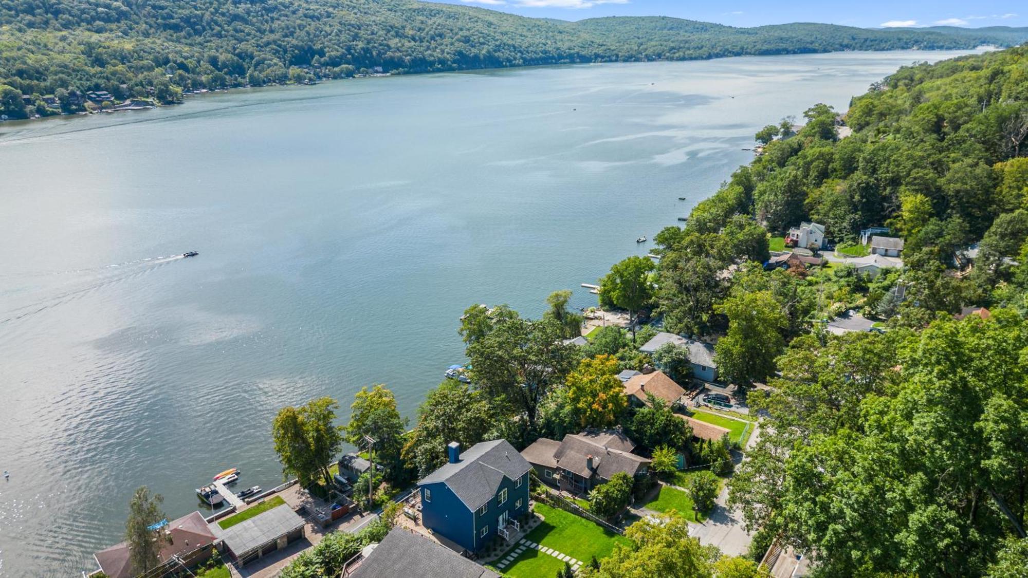 Lakeview House - Hot Tub - Firepit - Stunning Views - Spacious Deck - Cozy Living Room - Bar Greenwood Lake Exteriér fotografie