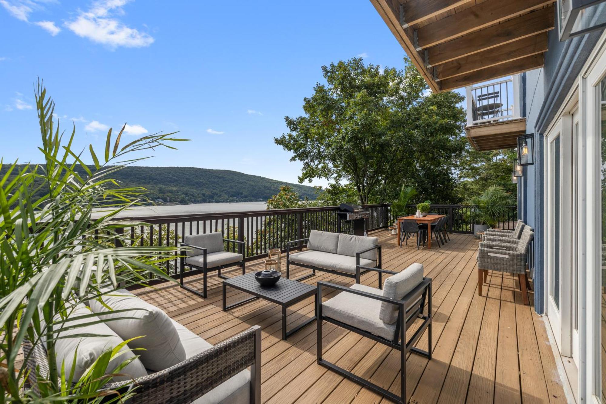 Lakeview House - Hot Tub - Firepit - Stunning Views - Spacious Deck - Cozy Living Room - Bar Greenwood Lake Exteriér fotografie